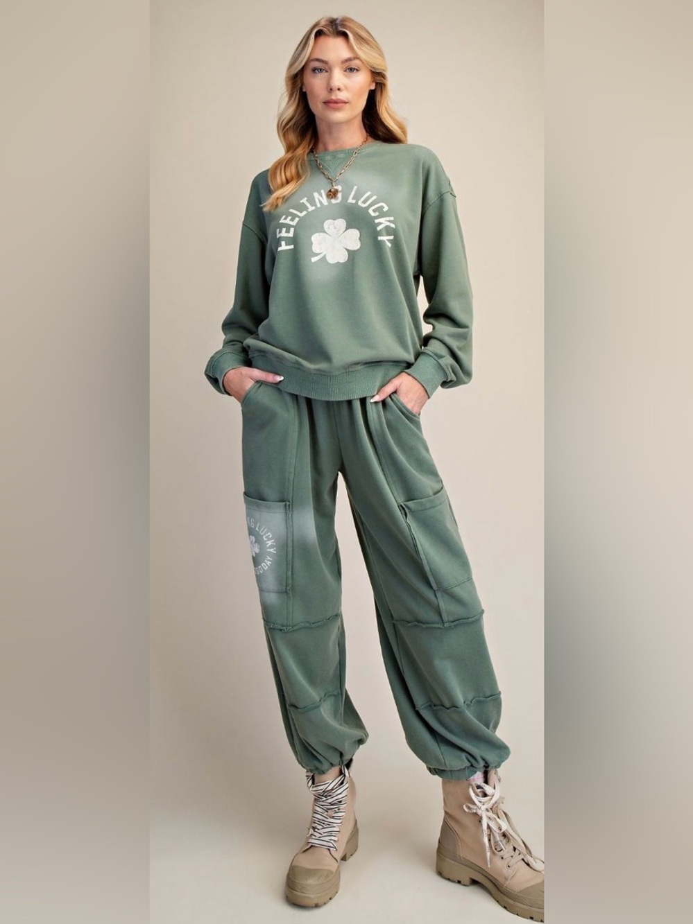 Easel FEELING LUCKY GRAPHIC WASHED TERRY PULLOVER & Matching Jogger Pants
Set